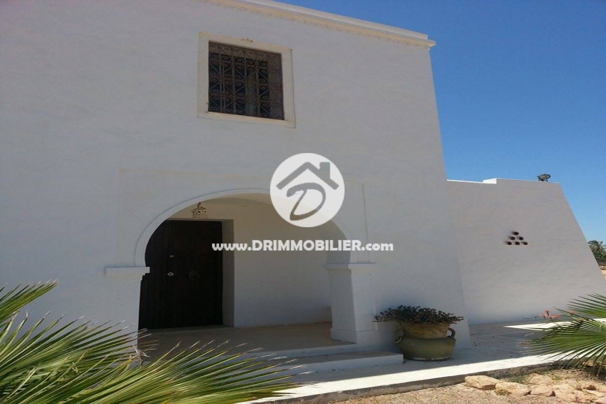 V 241 -                            Sale
                           Villa Meublé Djerba